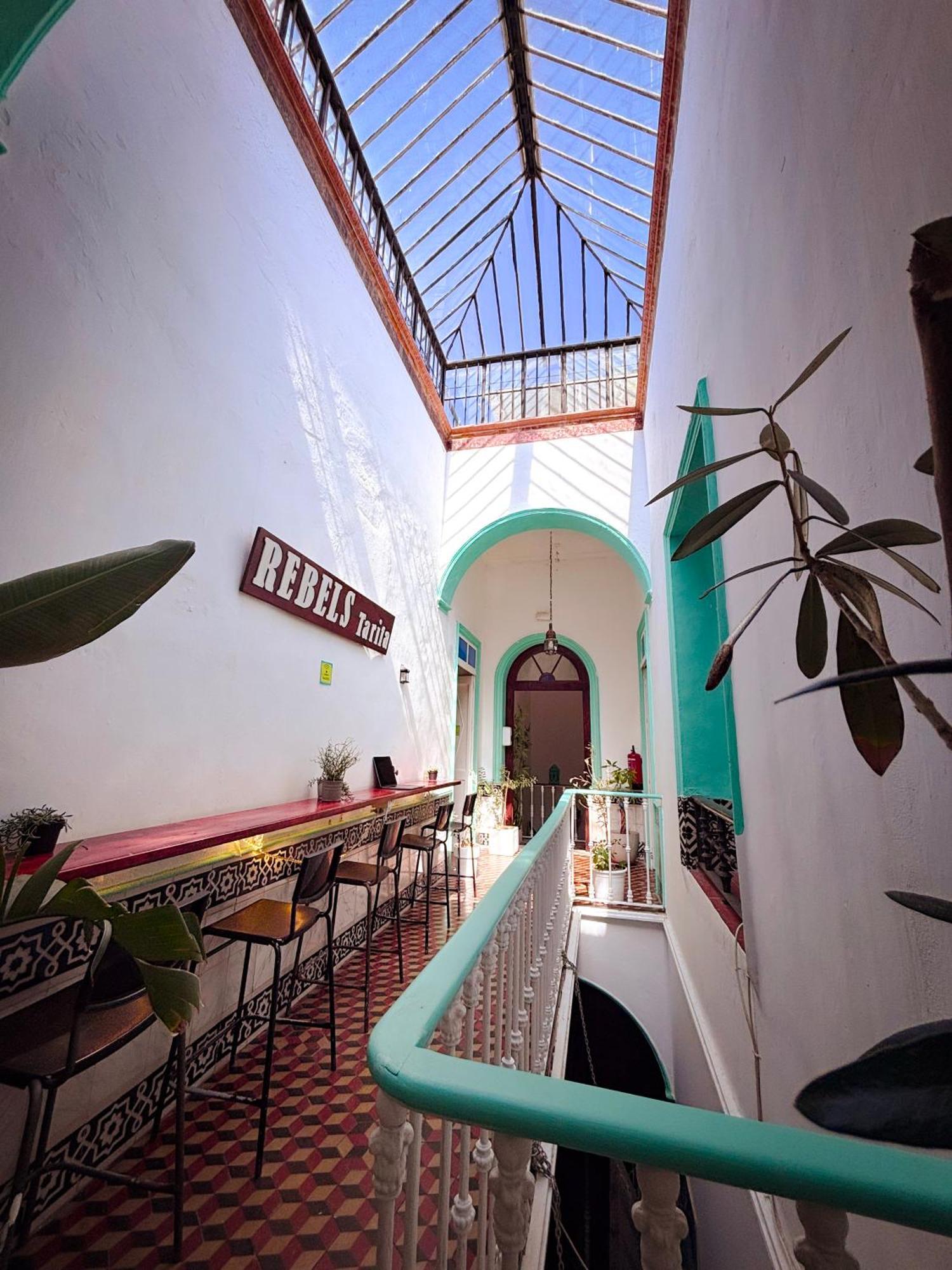 Lion Hostel By Kitesurf Tarifa Luaran gambar